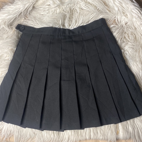 Black Pleated Skirt - Picture 2 of 5